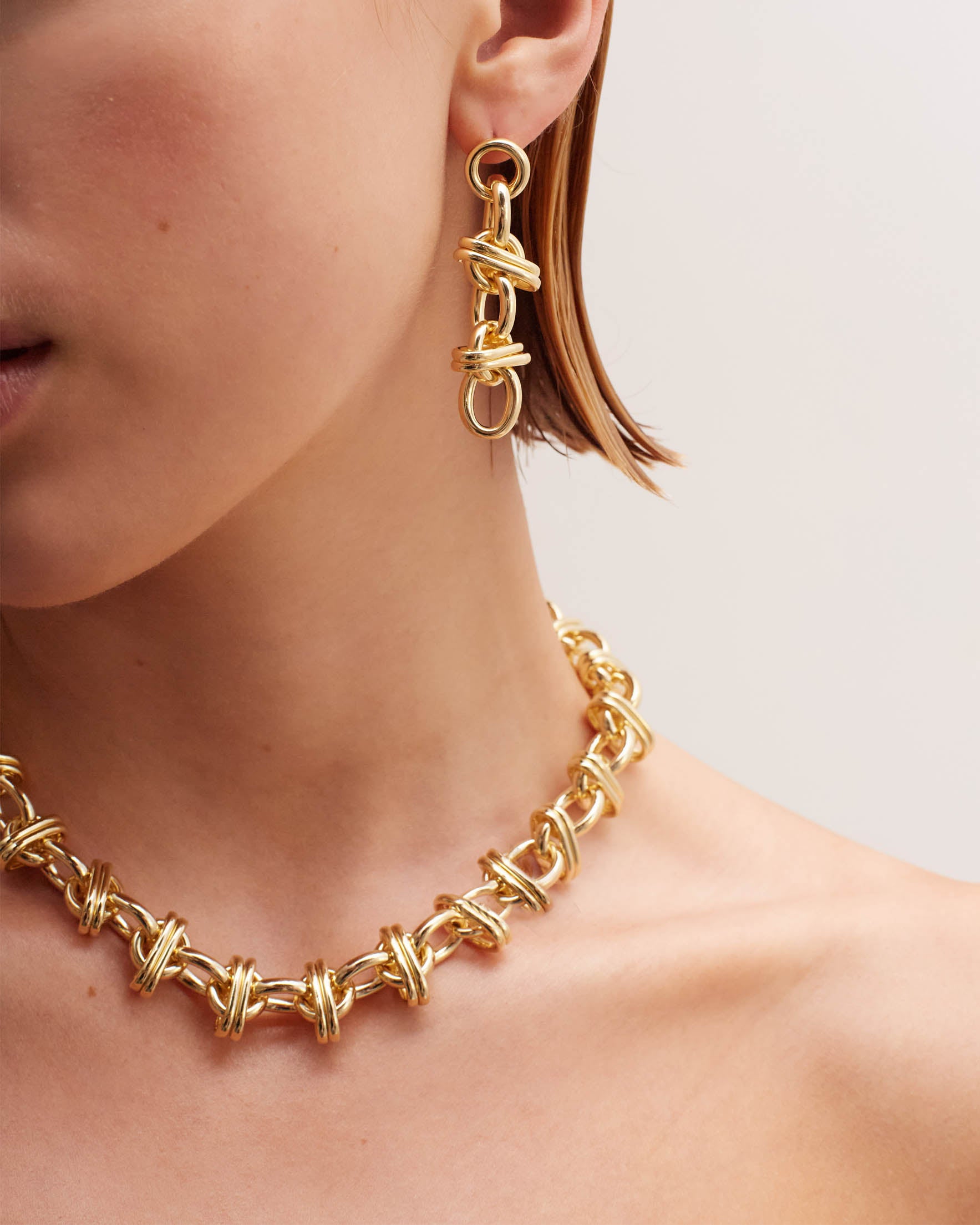 Collar Orbit