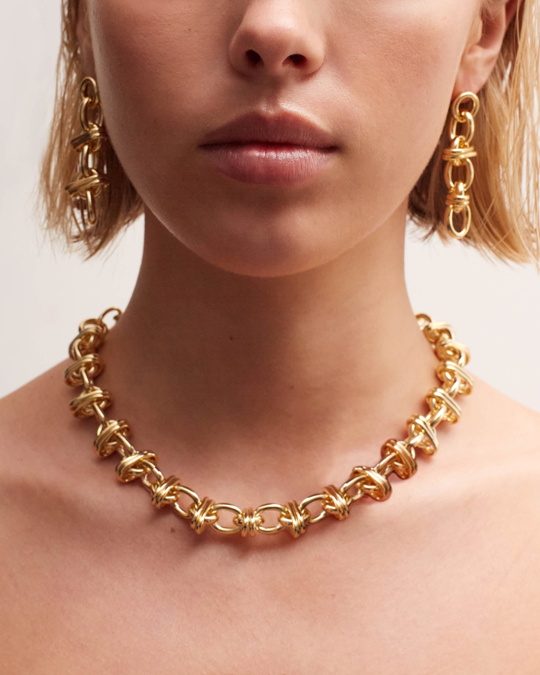 Collar Orbit